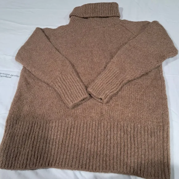 The Group by Babaton 100%  heavy Alpaca Turtleneck Sweater - XXS - Picture 14 of 15